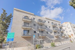 Exterior - 1 BR Apartment in Ha-Neviim (w/ safe room) (Jerusalem)