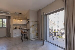 Dining - 1 BR Apartment in Ha-Neviim (w/ safe room) (Jerusalem)