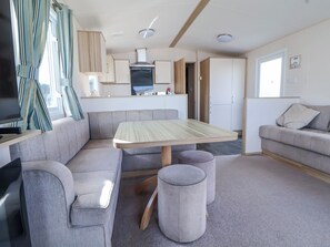 Cottage | Living area - The Beachside Hideout - St Michaels Caravan Park (Abergele)