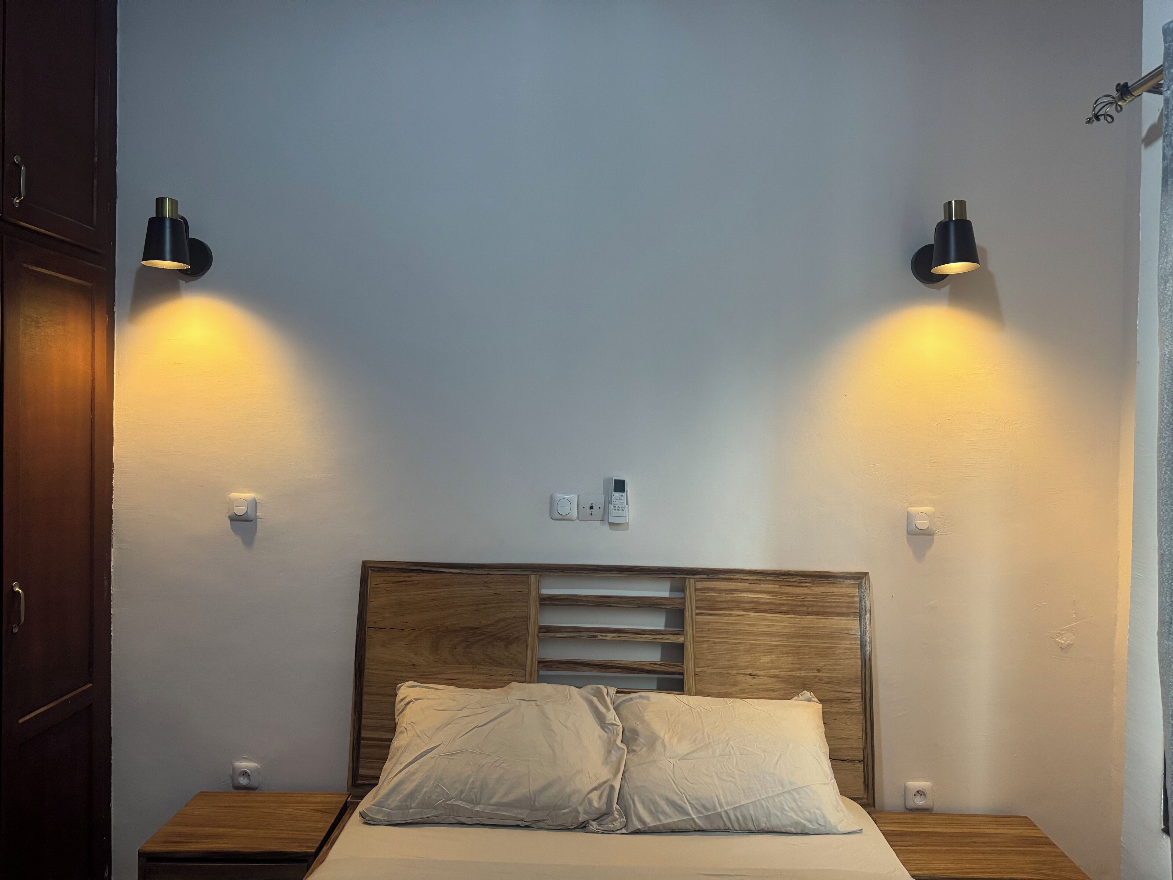WiFi, bed sheets