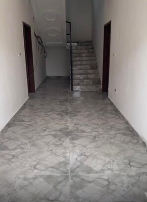 Interior - 2-bedroom apartment in brilliant Kribi with AC and comfort (Kribi)