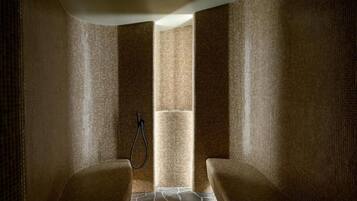 Een sauna, een bubbelbad