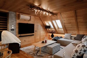 Comfort Apartment, Balcony, Mountain View | Living area | TV - Vila Pavlina (Kranjska Gora)