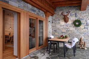 Superior Apartment, Mountain View | Outdoor dining - Vila Pavlina (Kranjska Gora)