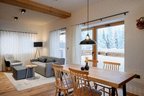 Superior Apartment | Dining - Vila Pavlina (Kranjska Gora)