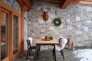 Superior Apartment, Mountain View | Outdoor dining - Vila Pavlina (Kranjska Gora)