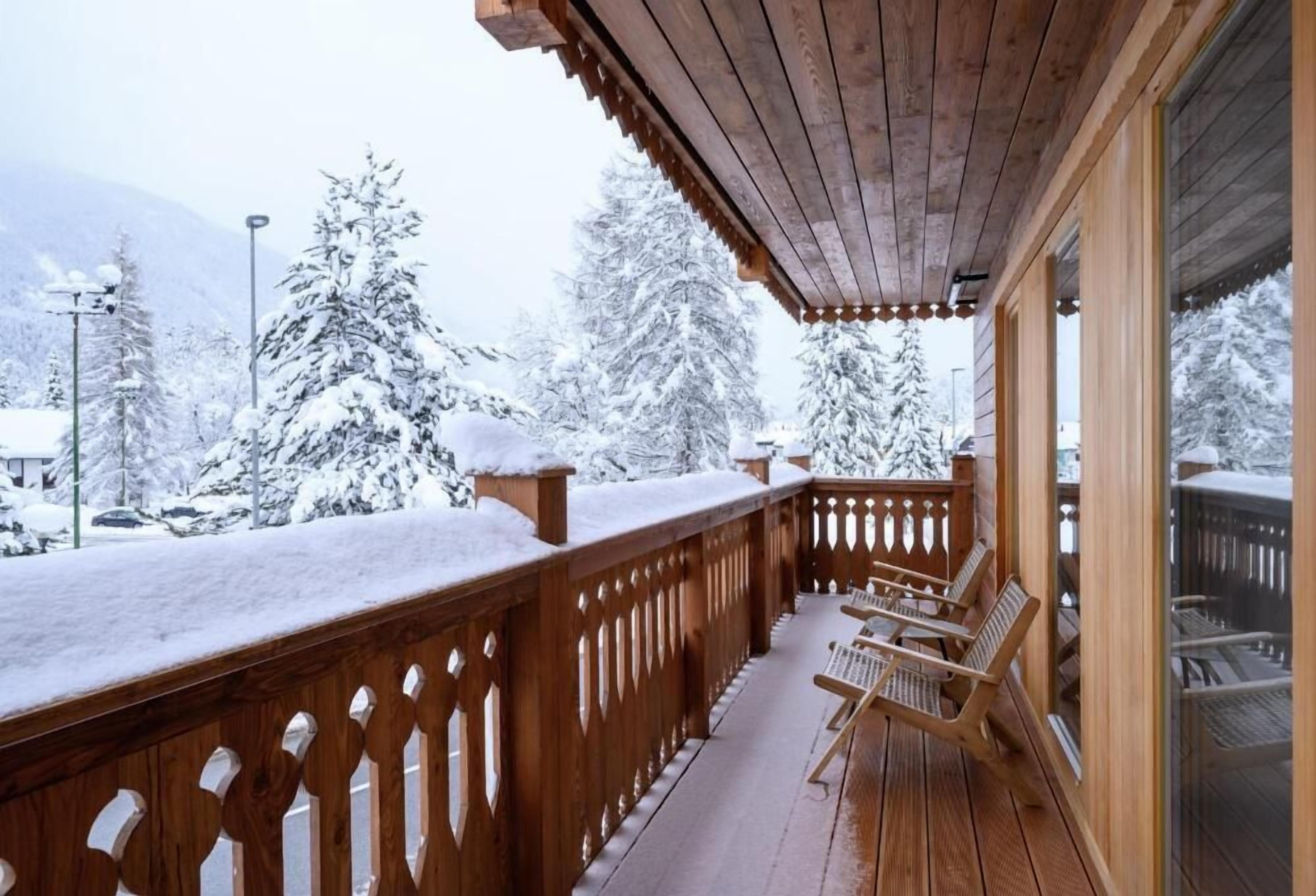 Deluxe Apartment, Balcony, Mountain View | Property grounds