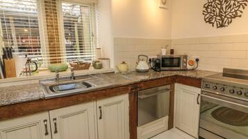 Máy rửa bát, dụng cụ nấu nướng/bát dĩa/dao nĩa