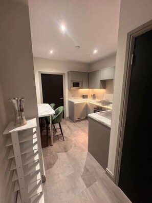 Dining - A cosy 2 bed apartment in the heart of Jesmond. (Newcastle upon Tyne)