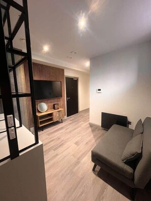 TV - A cosy 2 bed apartment in the heart of Jesmond. (Newcastle upon Tyne)
