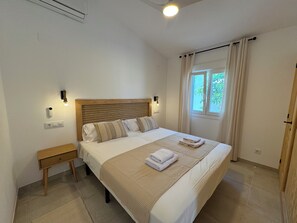 2 bedrooms, iron/ironing board, free WiFi, bed sheets - VILLA CELESTE Moraira (teulada)
