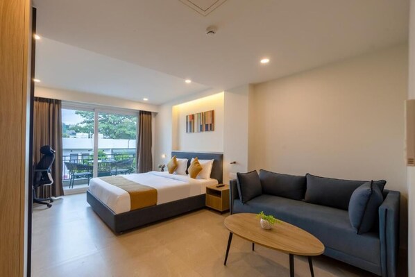 Premium-Doppelzimmer, Balkon, Stadtblick | Innenbereich