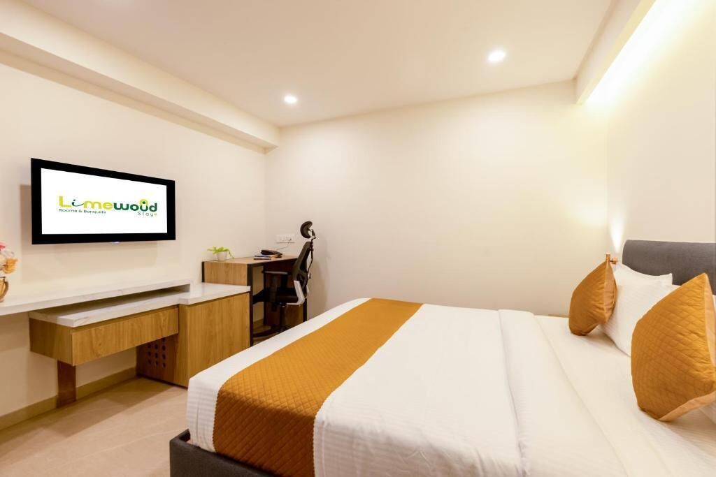 Executive Double Room | In-room safe, desk, laptop workspace, soundproofing