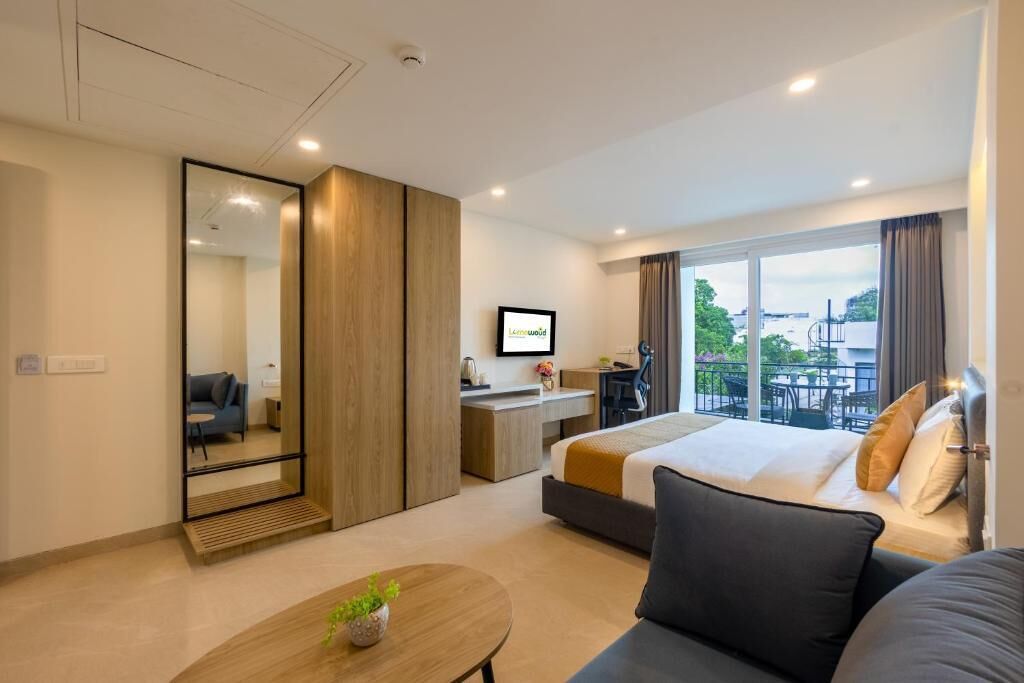 In-room safe, desk, laptop workspace, soundproofing