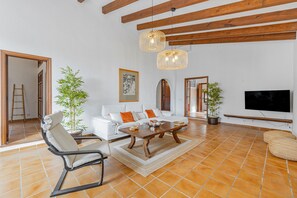 TV - Villa Roig Petit By HomeVillas360 (Pollensa)