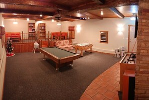 Games room - Charming family friendly house in Historic Somerset with lots to do (Somerset)
