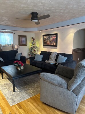 Smart TV, DVD player, table football, ping pong