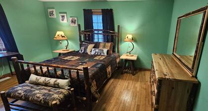 Charming family friendly house in Historic Somerset with lots to do