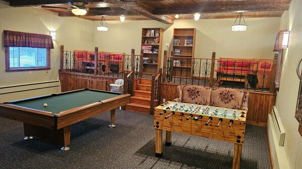 Games room - Charming family friendly house in Historic Somerset with lots to do (Somerset)