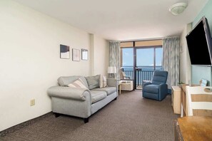 TV, offices - Oceanfront King, Pools, Wi-Fi (Myrtle Beach)