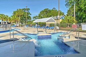 Indoor pool, outdoor pool - Penthouse 2BR, Wi-Fi, SMART TVs, Amazing Views! (Myrtle Beach)
