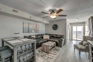 TV - Corner Oceanview Condo w/ Balcony + Pool (North Myrtle Beach)