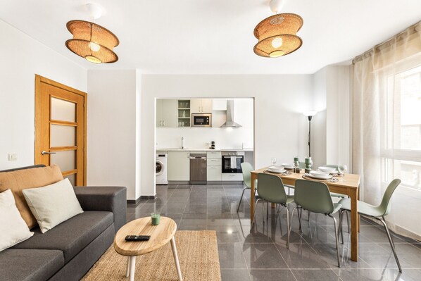 TV - Dragos Suites 101 (Arrecife)