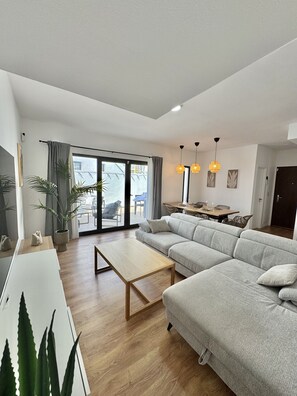 TV - Casahost Villa Gardenia Golf (Costa Teguise)