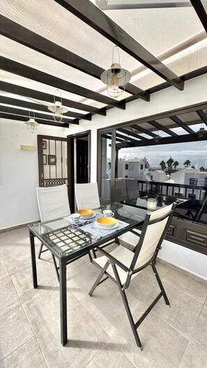 Outdoor dining - Casahost Bastian Boutique Lanzarote (Costa Teguise)