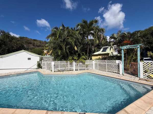 Pool - BUNGALOW ALIZE 2 MIN FROM THE BEACH (Pointe-Noire)