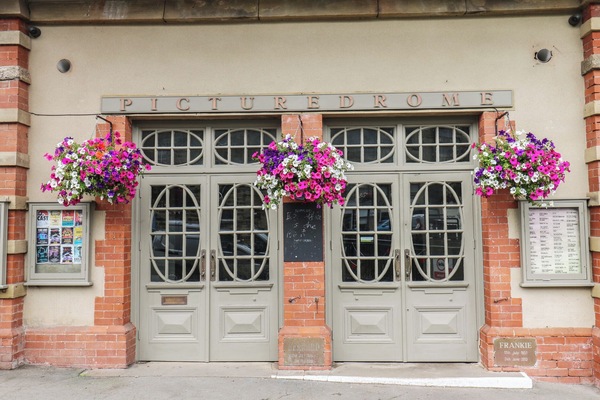 Cottage | Exterior detail