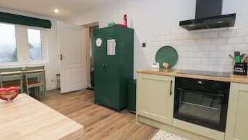 Dishwasher, cookware/dishes/utensils