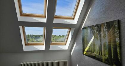 Geräumige Ferienwohnung (90 qm) zum Wohlfühlen auf 2 Ebenen mit Balkon
