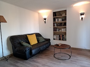 TV, DVD player, books