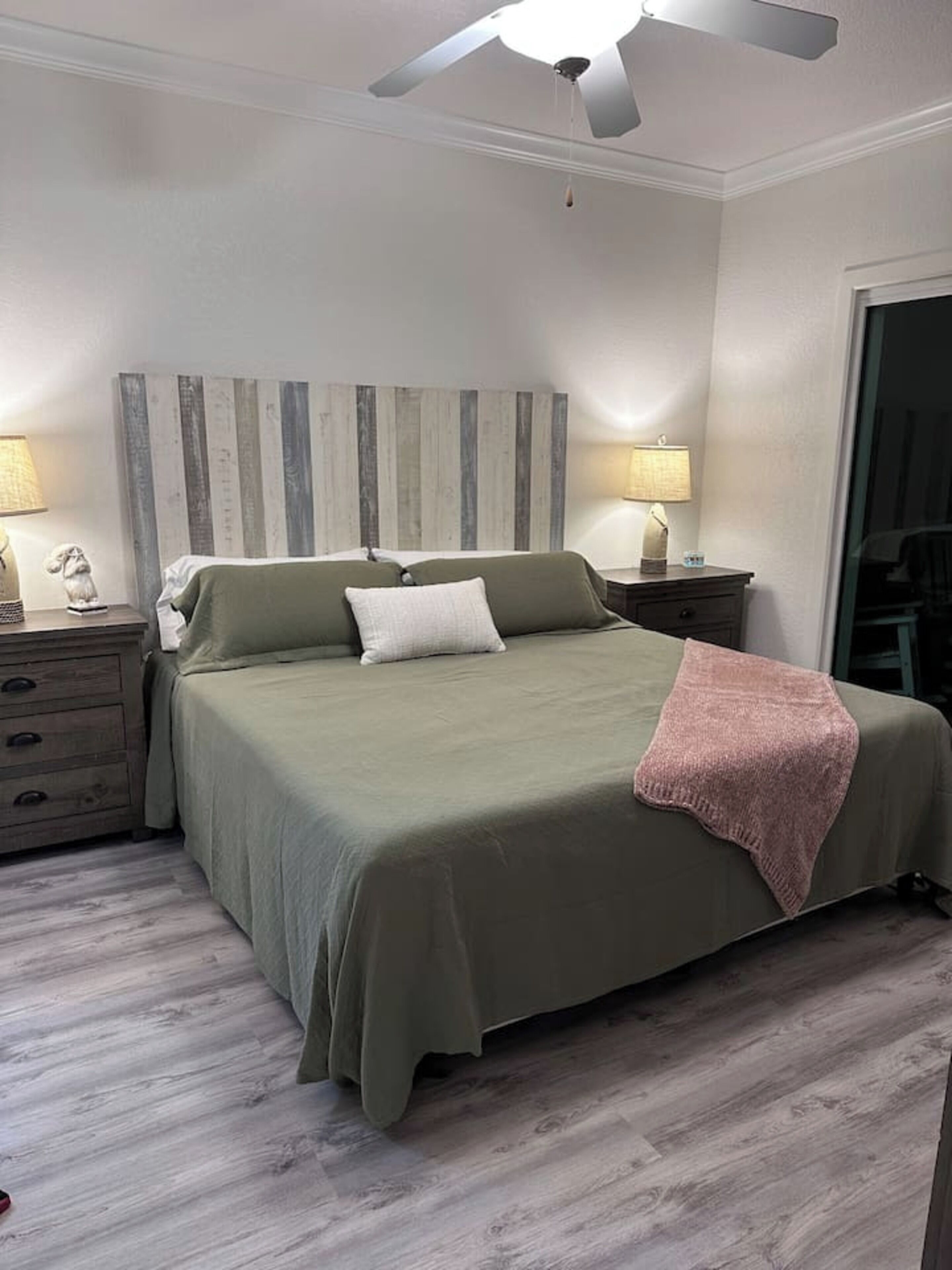 Signature Condo, 2 Bedrooms, Kitchen, Beach View | Individually decorated, individually furnished, iron/ironing board