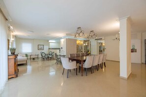 Dining - 4 BR Apartment in Hiram St Jerusalem (Jerusalem)