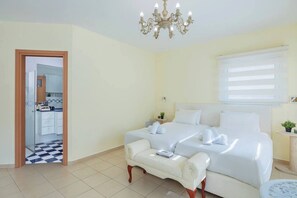 Spa - 4 BR Apartment in Hiram Street Jerusalem Israel (Jerusalem)