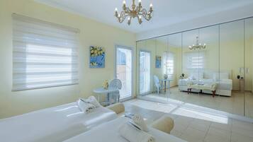 4 bedrooms, WiFi (free), bed sheets