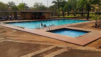 11 piscinas al aire libre
