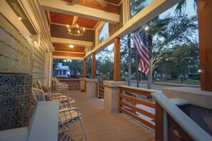 Terrace/patio - Craftsman Bungalow Centrally Located-Pet Friendly (Clearwater)