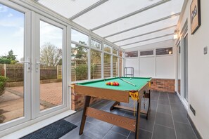 Games room - New! Sleeps 6|Free Parking|Long stays| Contractors

Share

Saved (Dunchurch)