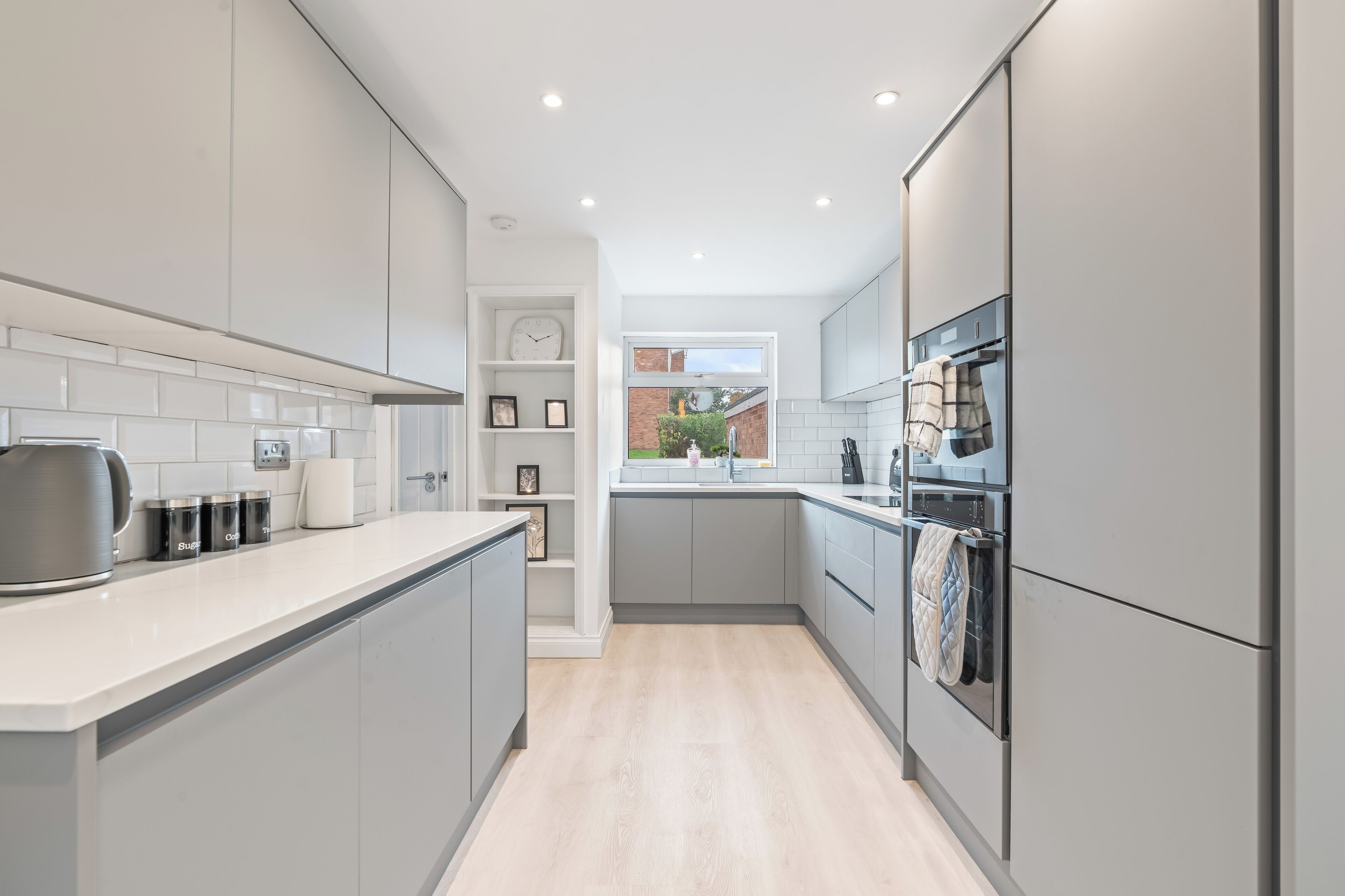 Micro-ondes, four, plaque de cuisson