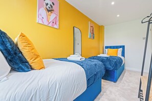 3 dormitorios, tabla de planchar con plancha, Internet y ropa de cama