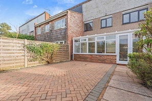 Exterior - Dunchurch Home|Free Parking|Contractors & Families (Dunchurch)