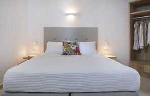 Junior Suite | In-room safe, free WiFi, bed sheets