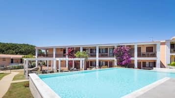 Seasonal outdoor pool