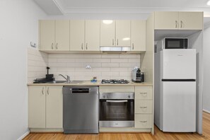 Apartment | Private kitchen - Bright 1-bed Apartment in Central Redfern (Sydney)