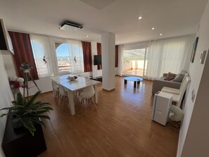 TV - Deluxe Levante 6 Beachfront Property (Oropesa del Mar)