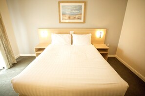 Double Room | Meja, seterika/papan seterika, Wi-fi percuma 