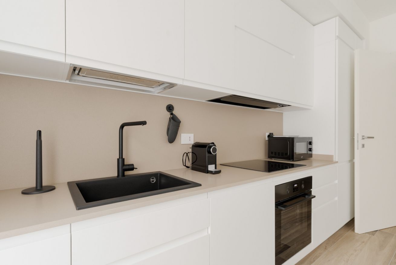 Kühlschrank, Mikrowelle, Geschirrspüler, Toaster